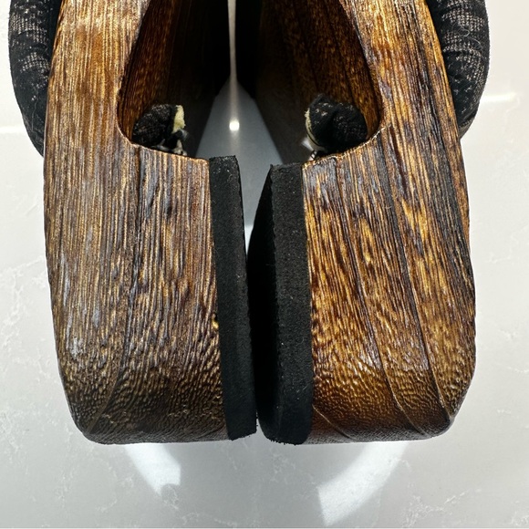 Wooden Sandals with Black Straps - Picture 4 of 6